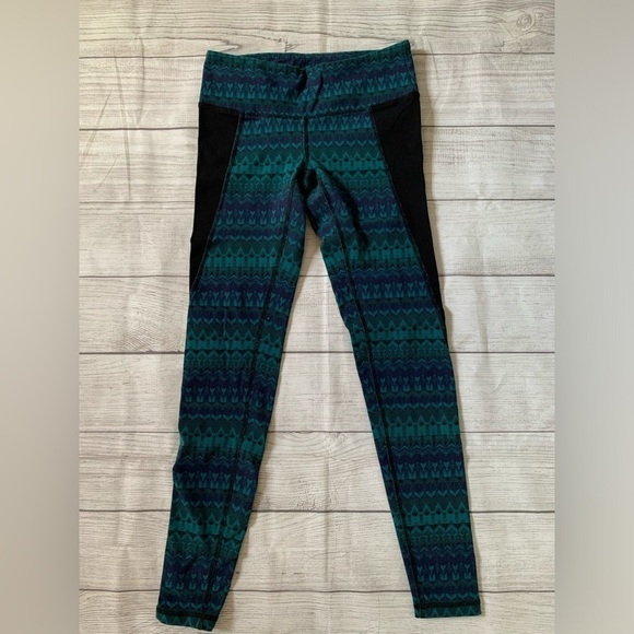 ALO Yoga Illusion 3 Leggings Black/Teal Green Tribal Abstract Print Size Small - Picture 10 of 10